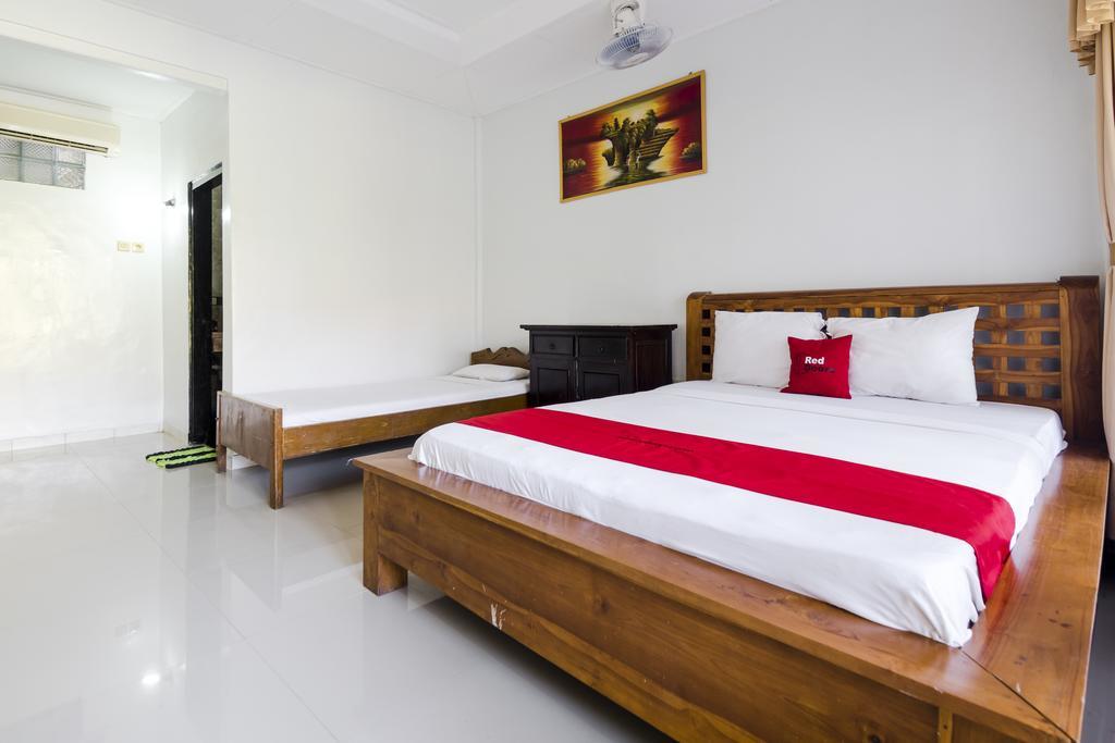 Reddoorz @ Poppies Lane 1 Hotell Kuta Lombok Exteriör bild