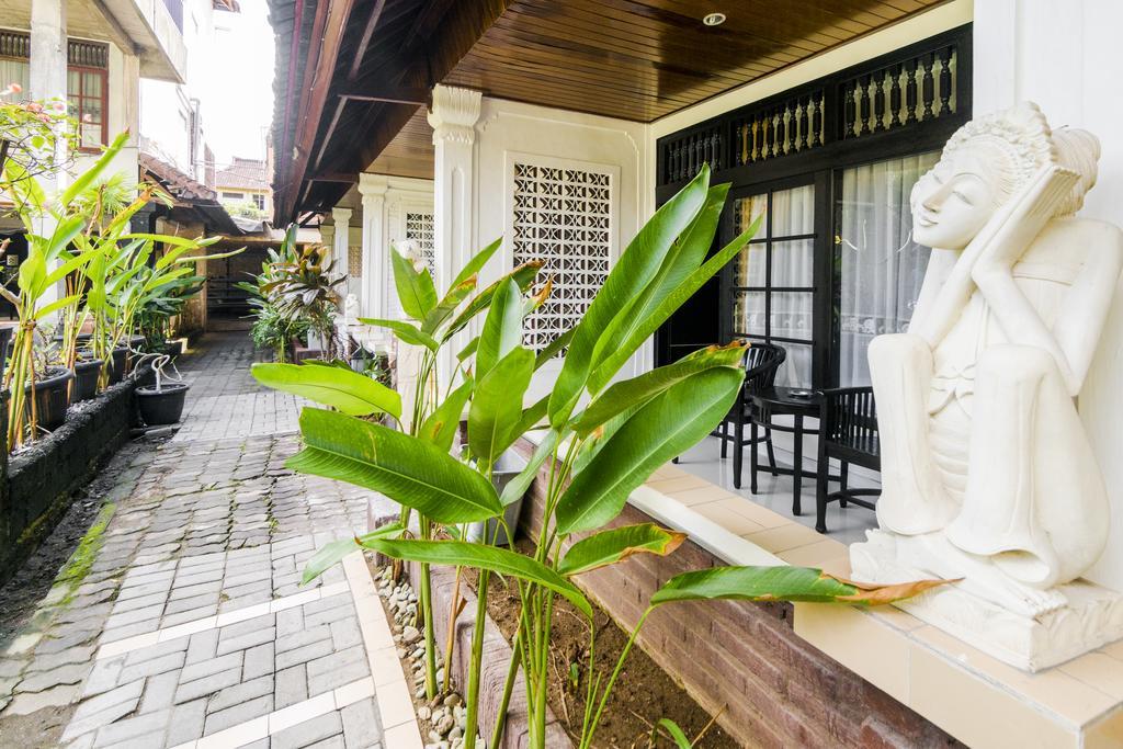 Reddoorz @ Poppies Lane 1 Hotell Kuta Lombok Exteriör bild